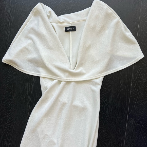 Club L White Cape Overlay White Maxi dress. New - Picture 5 of 6